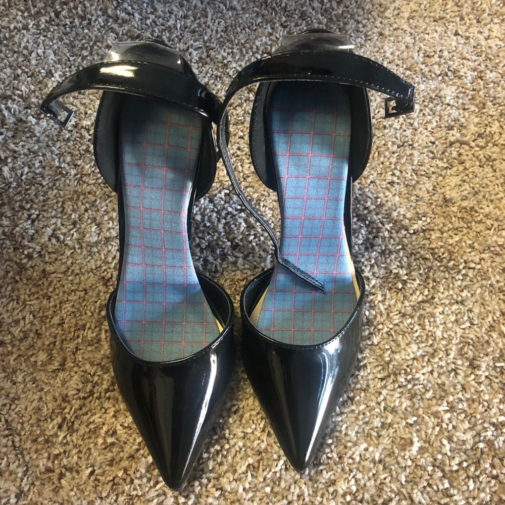 Black high heels sandals